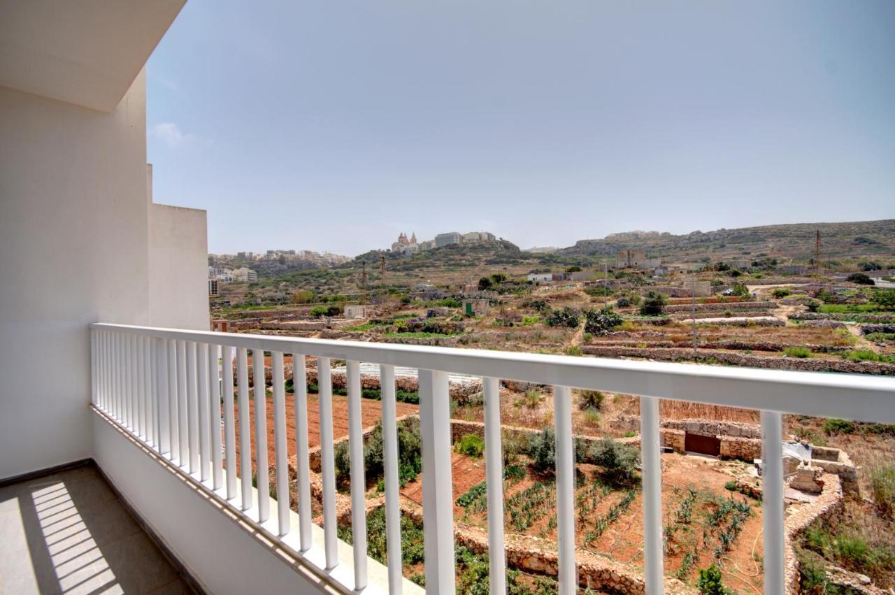 Beachfront Pretty Holiday Home Mellieħa Extérieur photo